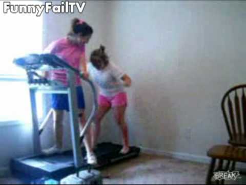 2 Girls 1 Treadmill Fail