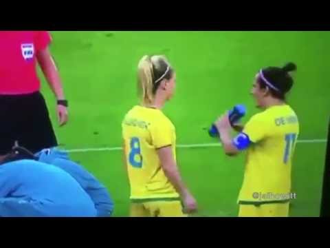 Olympic FAIL 02 - Australian womens soccer captain tries to drink from waterbottle